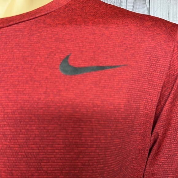 Nike Dri-Fit Men’s Red Tee.‎ Size Medium. - Picture 2 of 3